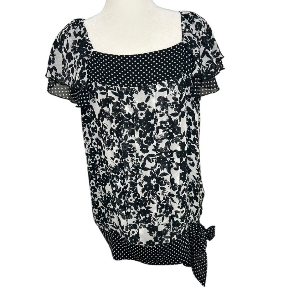 Dressbarn‎ Black & White Floral Polka Dot  Blouse With Tie Detail Size Large